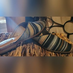 Universal Thread mules